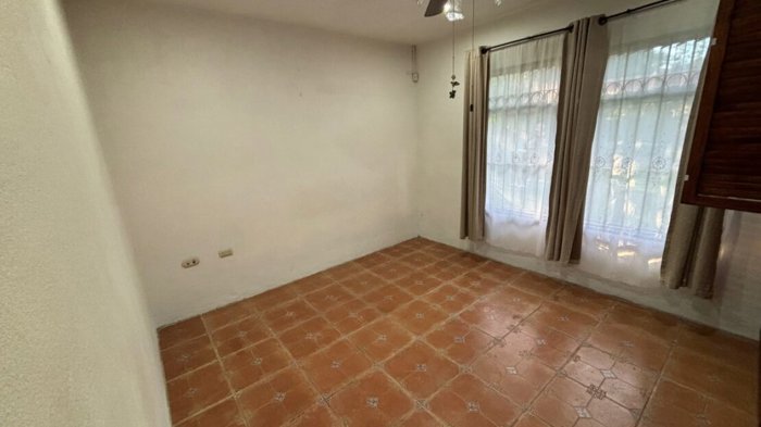 Casa con apartmentos en Atenas in Atenas, Alajuela — $275,000 - Photo 3 of 13