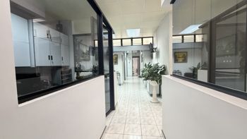 Edificio Comercial en Venta | Clínica Dental Equipada | Escazú Centro - Photo 2 of 3