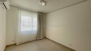 Venta de casa contemporánea en condominio privado #27-316 GS in San Rafael, Escazú, San José — $340,000 - Photo 4 of 10