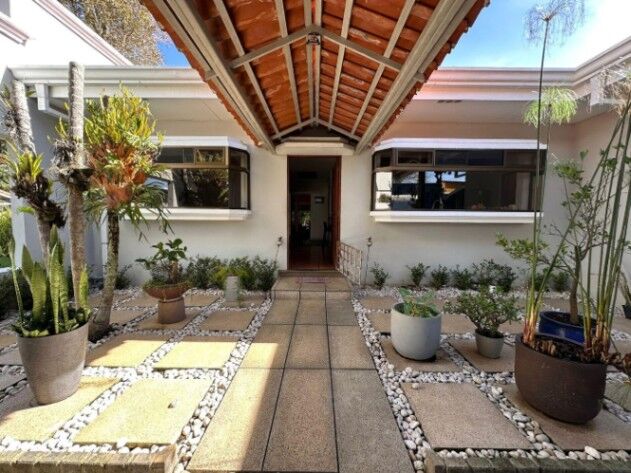 Se alquila casa en Moravia San José 26-496 en San Vicente, Moravia, San José — $3,800
