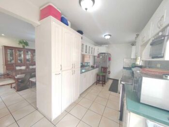 Venta de Amplia Casa en La Unión, Cartago. en Concepción, La Unión, Cartago — 135 000 000 ₡ - Foto 5 de 18
