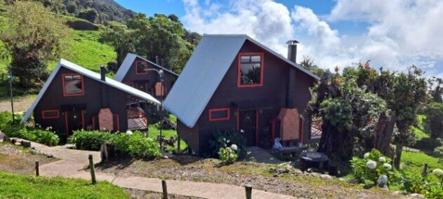 FINCA LECHERA PUERTA CERRADA Y CABAÑAS en Santa Cruz, Turrialba, Cartago — $1,395,000