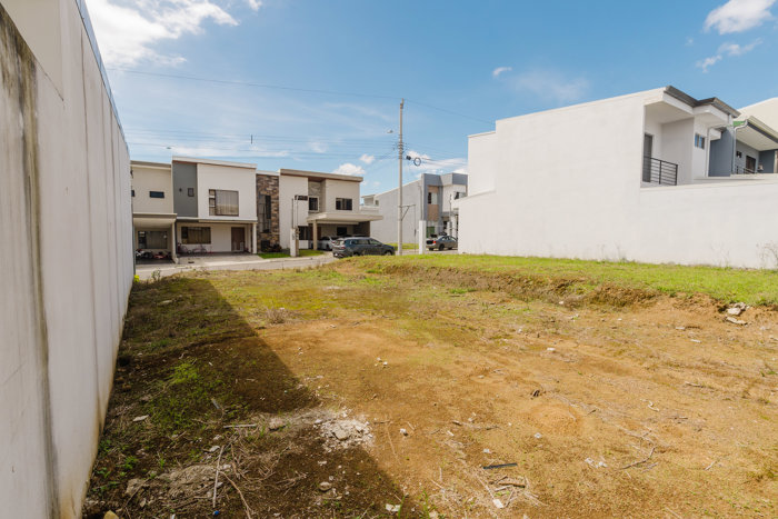 Venta de terreno 14F en Condominio Resort Distrito San Juan in San Juan, La Unión, Cartago — ₡ 57 900 000 - Photo 3 of 26