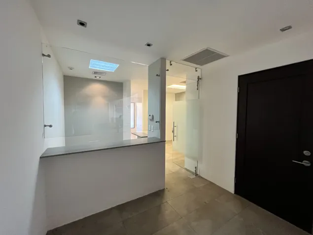 SE ALQUILA OFICINA EN FORUM 1 - SANTA ANA en Santa Ana, San José — $2,431 - Foto 2 de 12