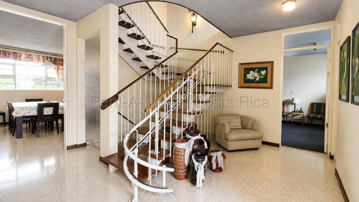 CASA EN VENTA EN SAN JOSÈ MONTES DE OCA en Mercedes, Montes De Oca, San José — $345,000