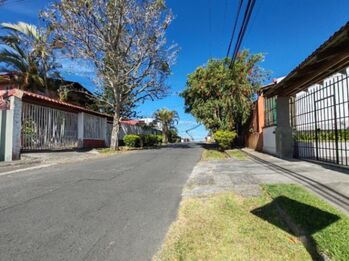 Venta de Lote en Montes de Oca, San José. RAH 25-1510 in San Rafael, Montes De Oca, San José — $110,000 - Photo 4 of 10