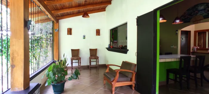 Beautiful House en Jacó, Garabito, Puntarenas — $180,000