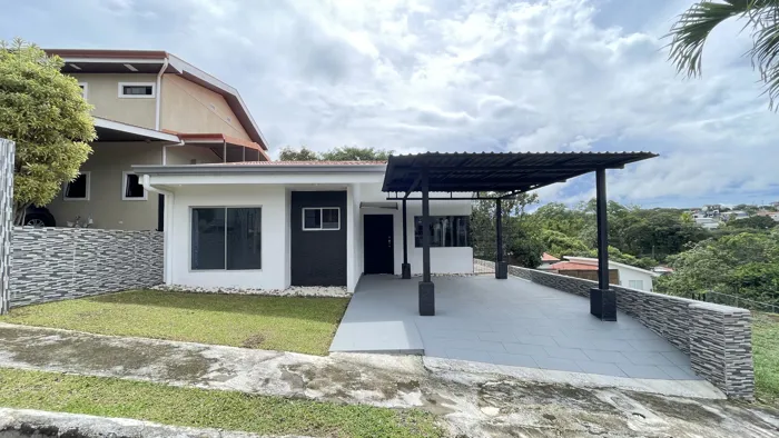 Casa de un nivel en venta Puente Piedra, Grecia en Mercedes, Atenas, Alajuela — ₡ 83 000 000