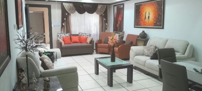 SE VENDE BELLA CASA Y APARTAMENTO EN SAN FRANCISCO DE 2 RÍOS.  en San Francisco de Dos Ríos, San José — $310,000