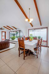 Casa de Una Planta con Piscina en Venta en Trejos Montealegre en San Rafael, Escazú, San José — $475,000 - Foto 3 de 21