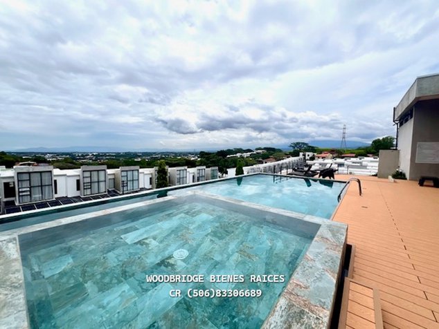 Casa en venta en Escazú Guachipelin $320.000 / en condominio in Escazú, San José — $320,000 - Photo 2 of 16