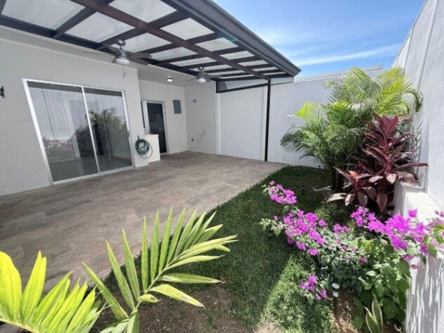 Se alquila casa con patio en San Antonio Alajuela 26-1333 in San Antonio, Alajuela — $880