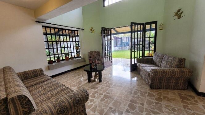 Venta de casa con uso de suelo Mixto en Altamonte Curridabat in Granadilla, Curridabat, San José — ₡ 175 000 000