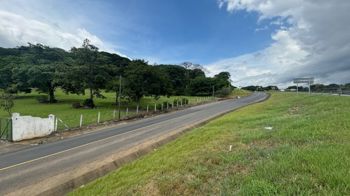 92,370m2 con casa de peon ideal para finca o urbanizar en Atenas, Alajuela — $2,771,100 - Foto 4 de 10
