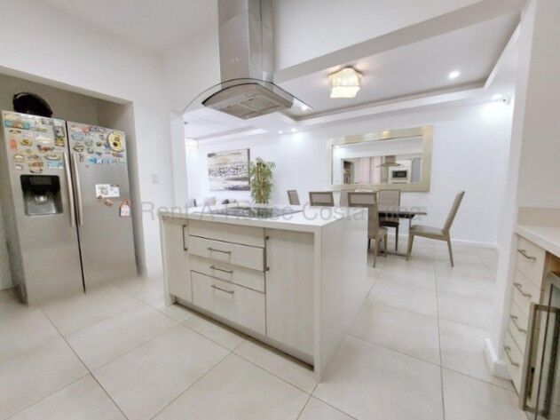 Venta de Casa de 3 Niveles en Pozos de Santa Ana. RAH 26-1497 in Pozos, Santa Ana, San José — $265,000