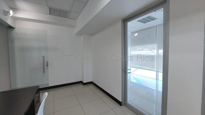 Venta de Exclusiva Propiedad Comercial en Plaza Murano-Santa Ana. RAH 26-1961 en Santa Ana, San José — $345,000 - Foto 3 de 18