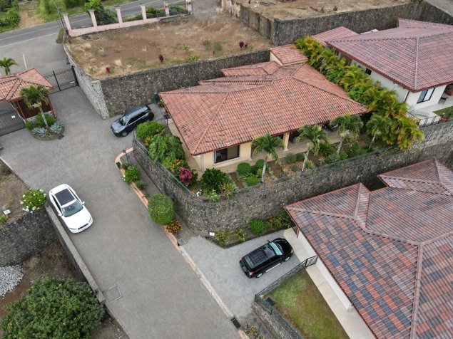 Vendedor motivado – Precio para mudarse inmediatamente en Naranjo, Alajuela — $389,000