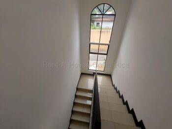 Se vende casa en Brasil Santa Ana 26-2264 en Brasil, Santa Ana, San José — 118 000 000 ₡ - Foto 5 de 24
