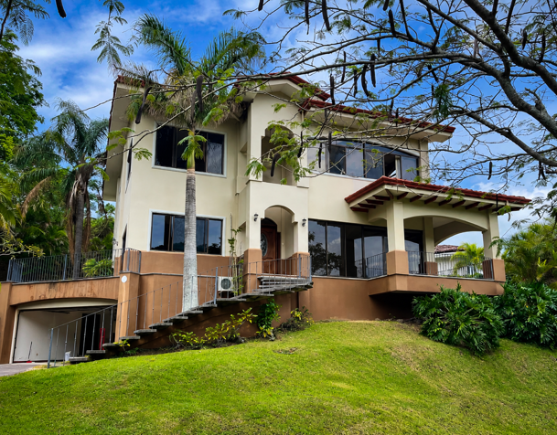For sale: Spectacular house in Cerro Colón Condominium in Colón, Mora, San José — $750,000