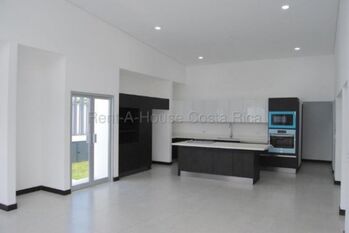 Alquiler de Town Houses en Santa Ana-Piedades. RAH 26-2013 en Piedades, Santa Ana, San José — 900 000 ₡ - Foto 5 de 10