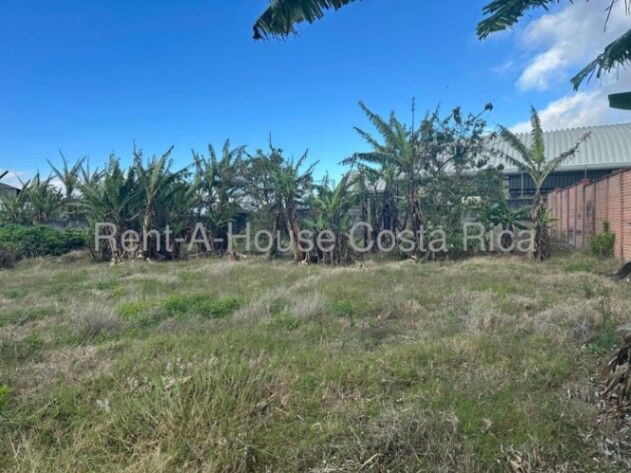 Venta de Lote en San Isidro-Heredia. RAH 26-1479 en San Isidro, Heredia — $6,207,264