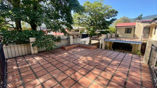 VENTA DE CASA EN CONDOMINIO , SANTA ANA $250.000  COD#26-217 en Santa Ana, San José — $250,000 - Foto 2 de 16