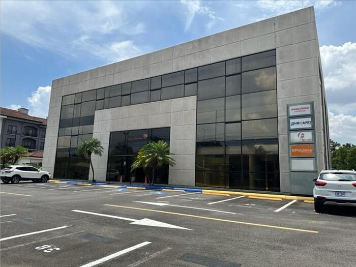 ALQUILER DE OFICINA, SAN JOSE, ESCAZU, CONDOMINIO TRILOGIA en Escazú, San José — $2,359