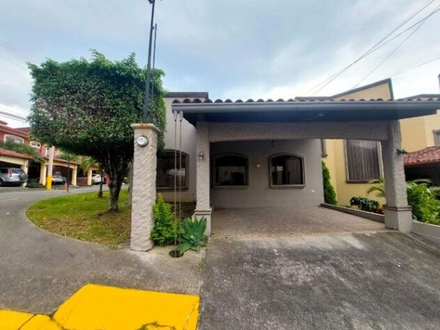 Venta de Casa en San Francisco de Heredia. RAH 25-2038 en San Francisco, Heredia — ₡ 110 000 000