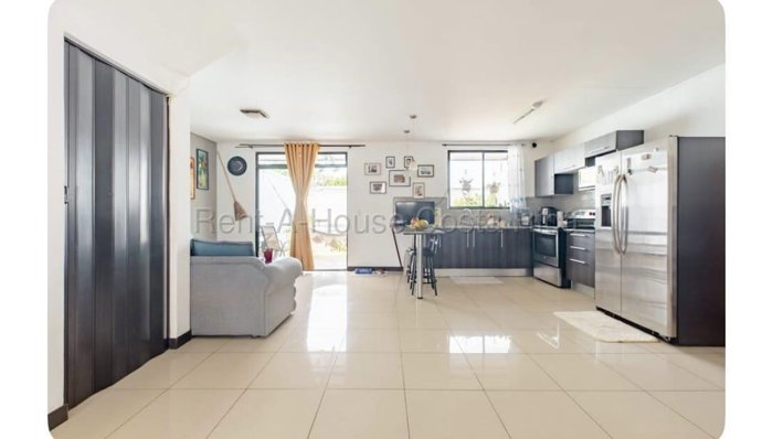CASA EN VENTA EN ULLOA DE HEREDIA en Ulloa, Heredia — $240,000