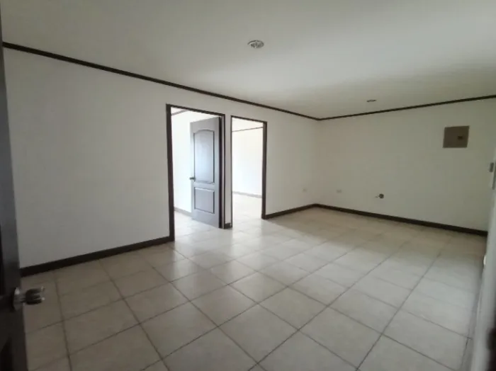 EDIFICIO EN ROHRMOSER EN ALQUILER en Pavas, San José — $13,000 - Foto 2 de 12