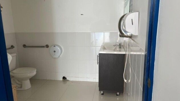 VENTA de limdo local comercial en Sta Ana //25-307 en Santa Ana, San José — $780,000