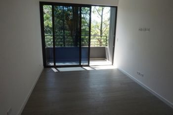 Apartamento en venta en Condominio Nueve 84 en Granadilla, Curridabat, San José — $220,000 - Foto 4 de 8