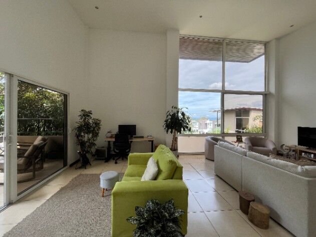 Viva con amplitud y elegancia en el entorno más verde de Santa Ana in Pozos, Santa Ana, San José — $230,000
