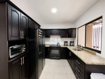 Venta de Casa en Brasil de Santa Ana.  in Brasil, Santa Ana, San José — 118 000 000 ₡ - Photo 5 of 16