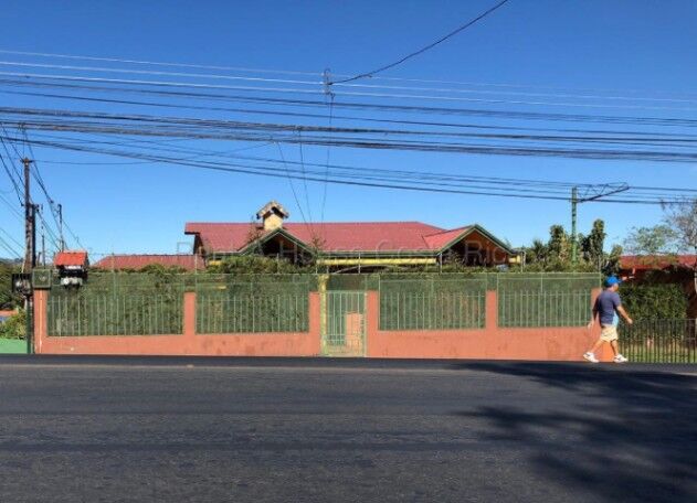 VENDO CASA EN DESAMPARADOS, SAN RAFAEL ARRIBA. en San Rafael Arriba, Desamparados, San José — ₡ 120 000 000