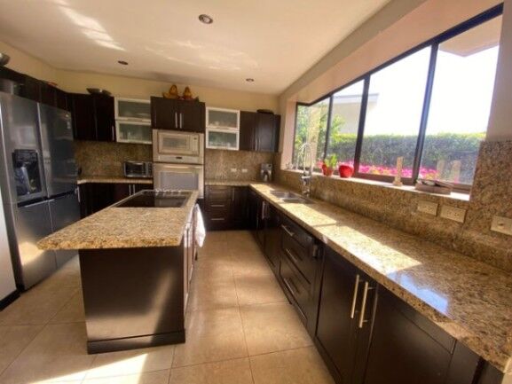 Venta de Casa en FRANCOSTA-HEREDIA. RAH 26-1937 in Ulloa, Heredia — $550,000 - Photo 3 of 20