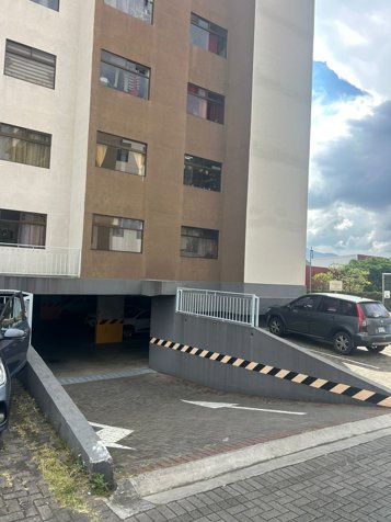 VENTA DE APARTAMENTO, SAN JOSE, HATILLO, COND. TORRES DE MONTERREY. en Hatillo, San José — ₡ 52 000 000
