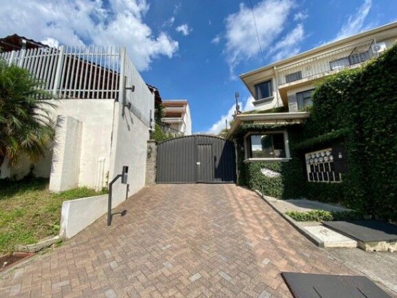 Se vende espacioso apartamento con terraza en Pozos Santa Ana 25-1789 in Pozos, Santa Ana, San José — $198,000