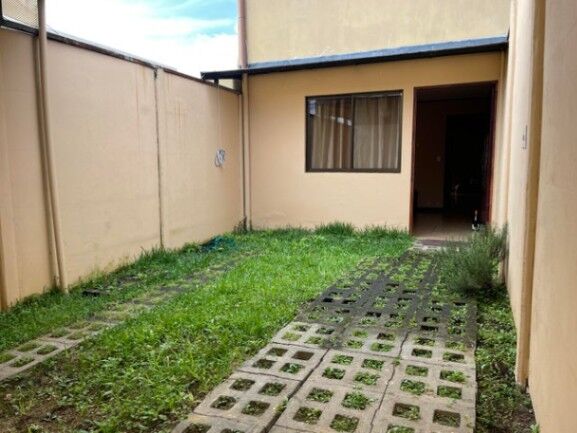 Venta de Casa de Lujo en Goicoechea / Mls. 26-726 OFC JB en Mata de Plátano, Goicoechea, San José — $170,000