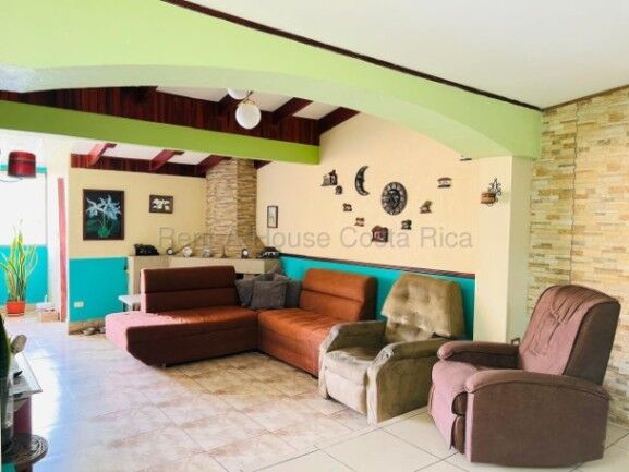 MLS-26-2204 LS VENTA CASA SAN FRANCISCO HEREDIA CONTACTENOS AL # 86127562 en San Francisco, Heredia — ₡ 118 000 000