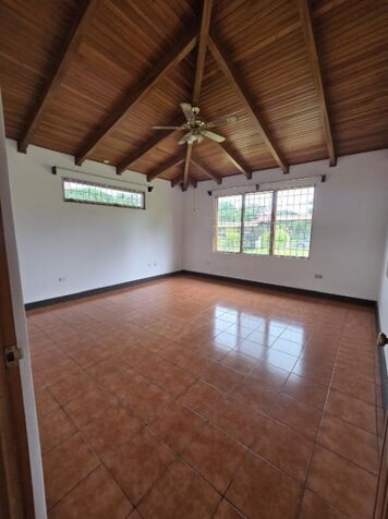 Propiedad de lujo en La Garita de Alajuela –Costa Rica en Garita, Alajuela — $560,000