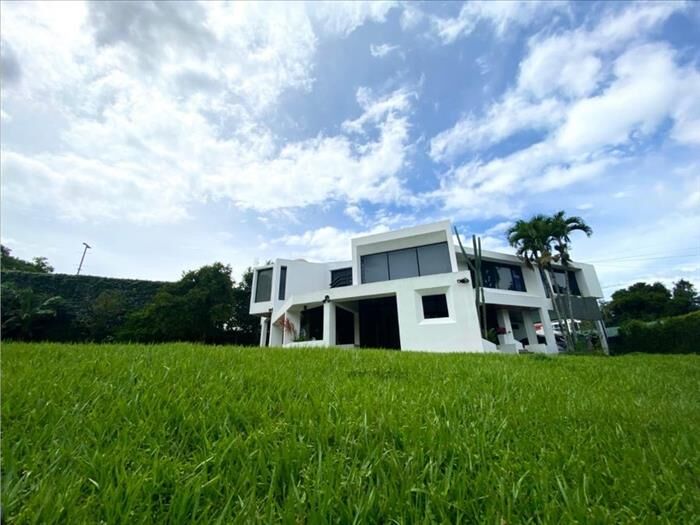 VENTA DE CASA, SAN JOSE, ESCAZU, SAN RAFAEL, CONDOMINIO VILLAGARCIA in San Rafael, Escazú, San José — $850,000