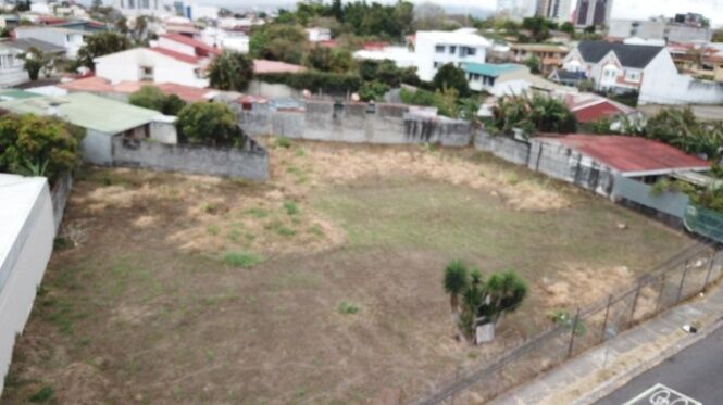 MLS-23-2148 LS VENTA LOTE CURRIDABAT SAN JOSE en Curridabat, San José — $1,790,000