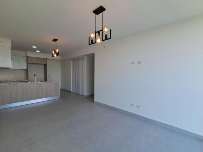 Alquiler apartamento para estrenar en la Uruca (2 parqueos) en Uruca, San José — $1,350
