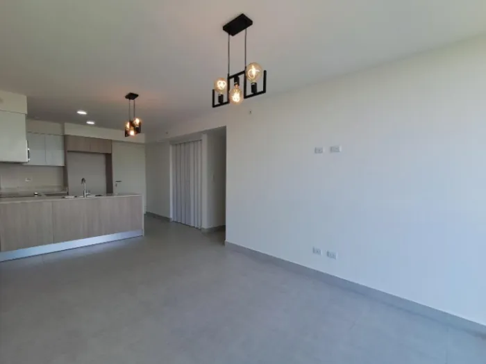 Alquiler apartamento para estrenar en la Uruca (2 parqueos) en Uruca, San José — $1,350
