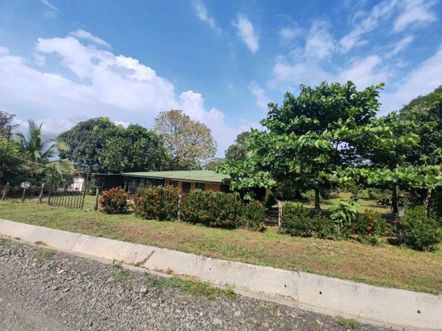 Venta de Terreno en Lagunas de  Turrubares 5000 m2 con casa in San Juan De Mata, Turrubares, San José — ₡ 46 000 000