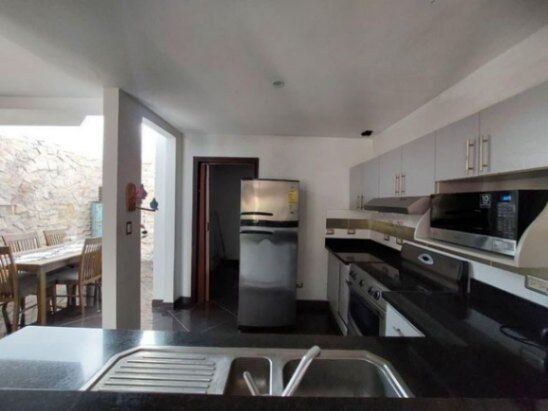 Se alquila casa amoblada en condominio de Lindora Santa Ana 26-672 en Pozos, Santa Ana, San José — $1,200
