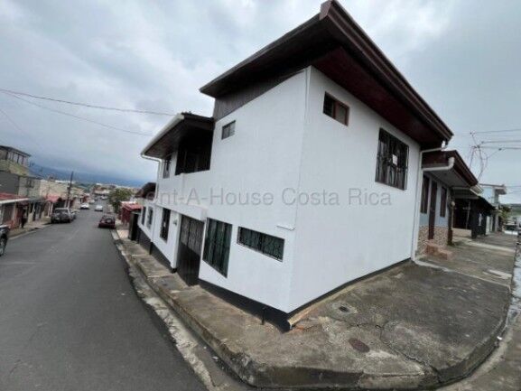 🏡 Casa en Venta en San Ramón Centro en San Ramón, Alajuela — ₡ 80 000 000