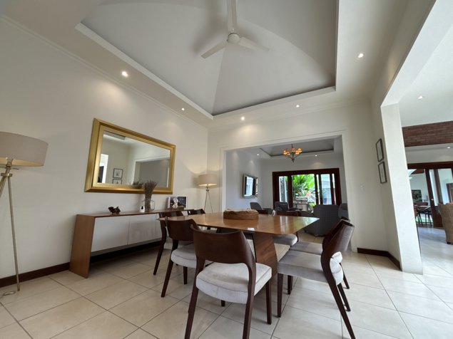 VENTA DE CASA EN RESIDENCIAL TREJOS MONTEALEGRE, ESCAZÚ in San Rafael, Escazú, San José — $768,000 - Photo 3 of 24