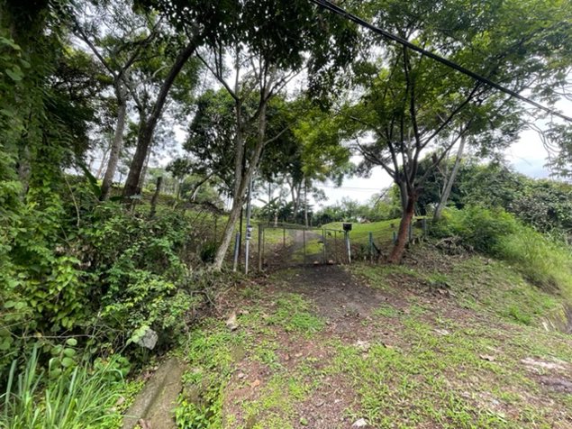 Lote con construccion para residencial commercial sobre la principal in Atenas, Alajuela — $225,000
